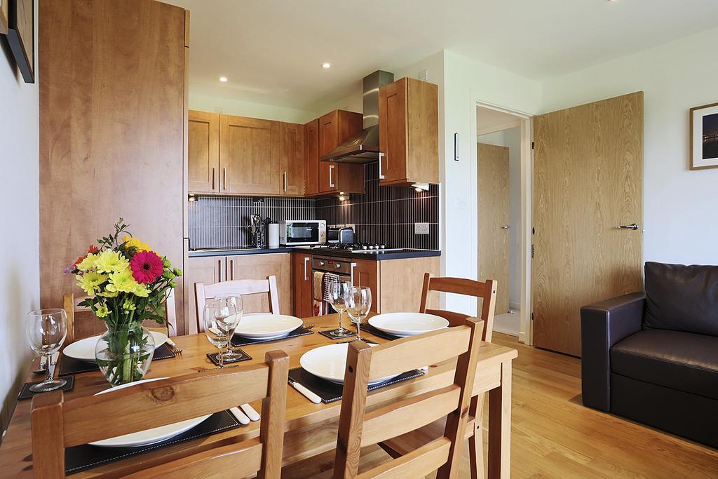 Lochend Park View Apartment Edinburgh Zimmer foto